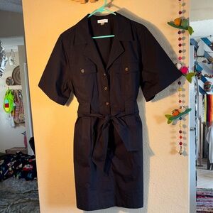 NWOT Calvin Klein black short-sleeve shirt Midi dress featuring button-down